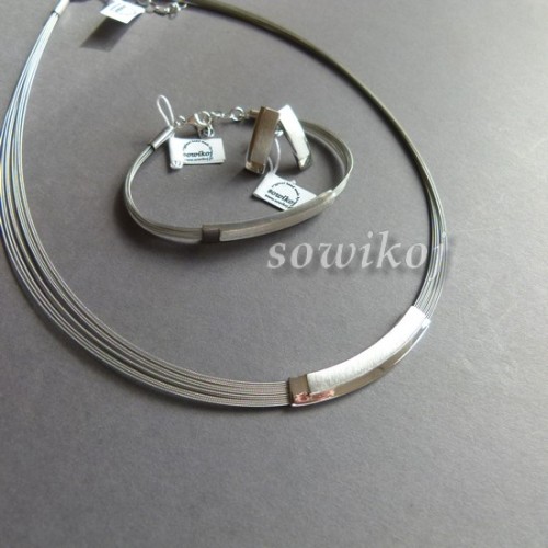 komplet biżuterii srebrnej prosty