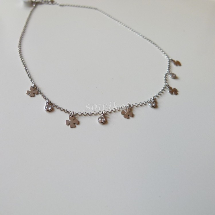 Celebrytka srebrna z zawieszkami koniczynki jety