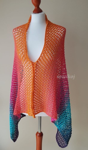 Ręcznie robiona  narzutka ponczo szydełkowe -energia