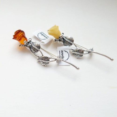 Bursztyn róża broszka