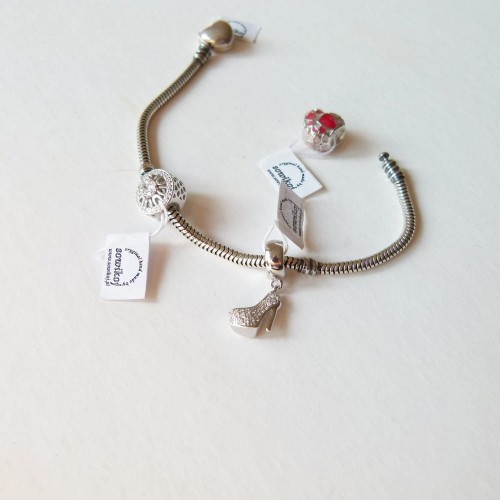 Charmsy i baza  bransoletki w typie bransoletki Pandora srebro - przykładowe zestawienie.
