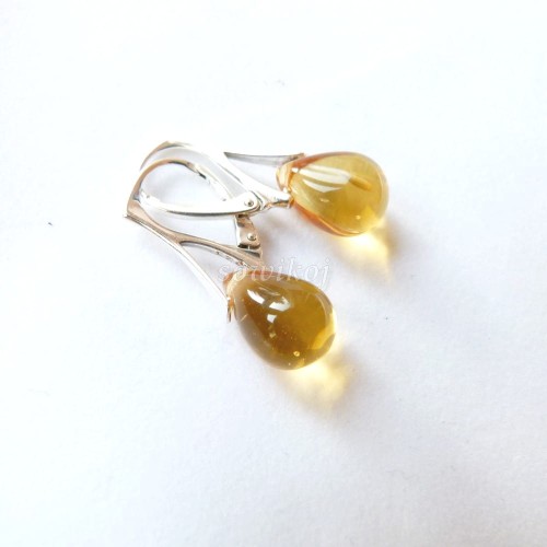 Srebrne kolczyki w kształcie kropli z angielskim zapięciem