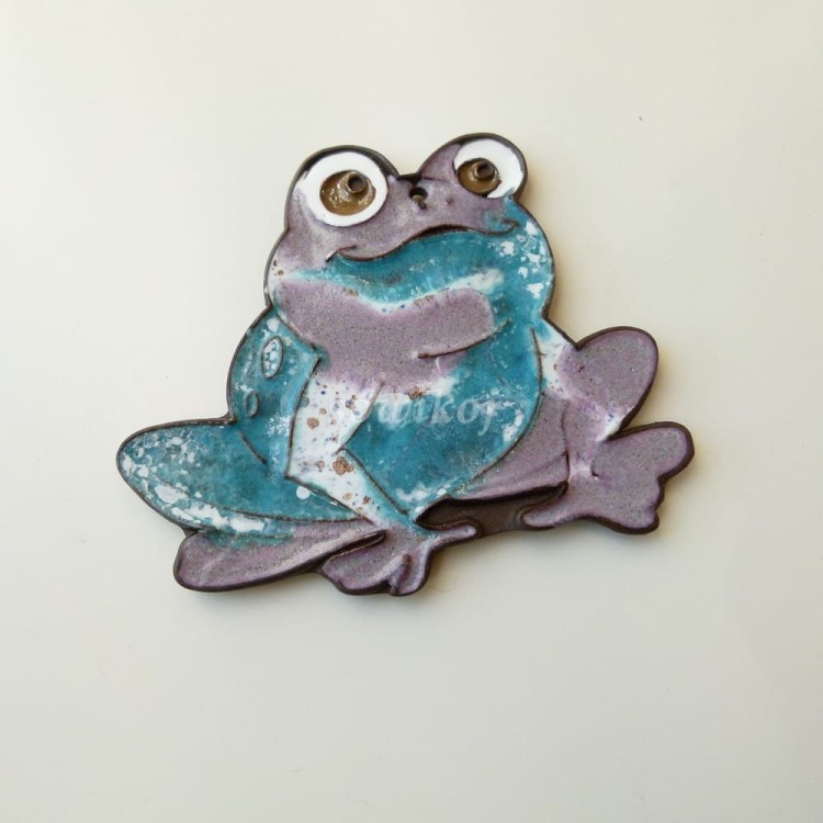 Ceramiczna żabka zawieszka fioletowa