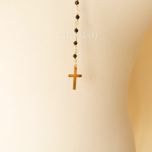 Detal - krzyżyk spinel - celebrytka łańcuszek srebrny = wersja pozłacan