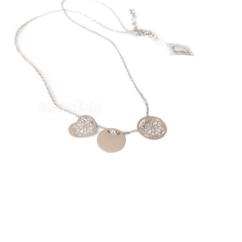 Delikatny rodowany łańcuszek celebrytka z serduszkiem i kółeczkiem