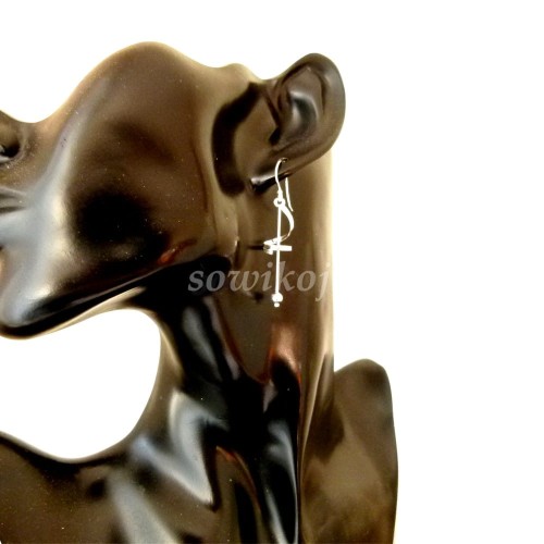 Srebrne wiszące kolczyki o fantazyjnym kształcie