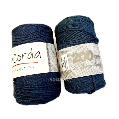 Porównanie kolorów 550 po lewej i 520 po prawej.