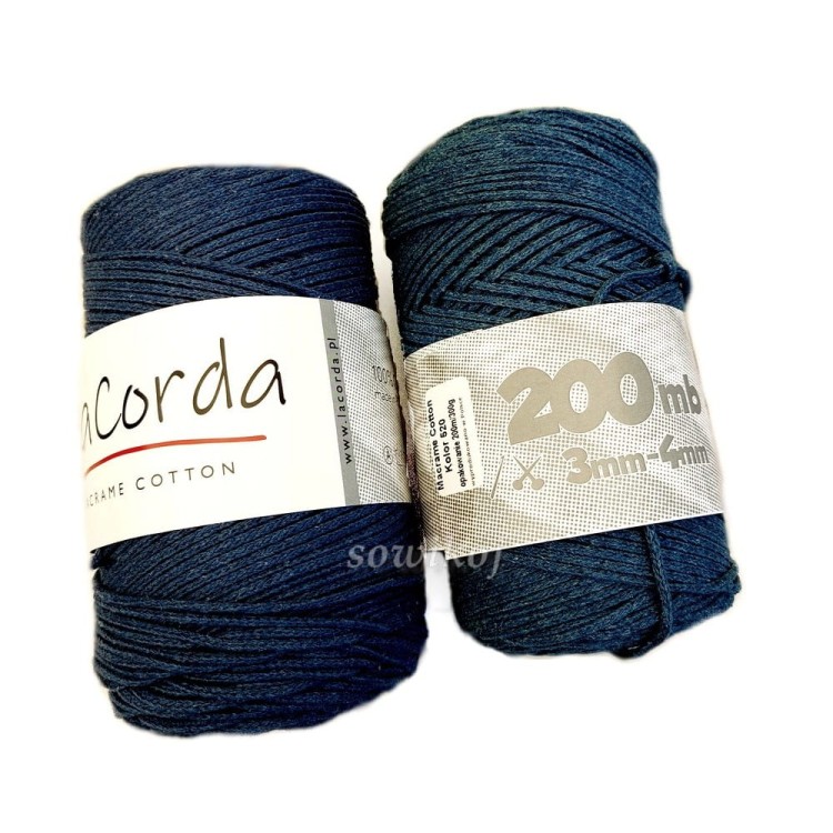 Porównanie kolorów 550 po lewej i 520 po prawej.