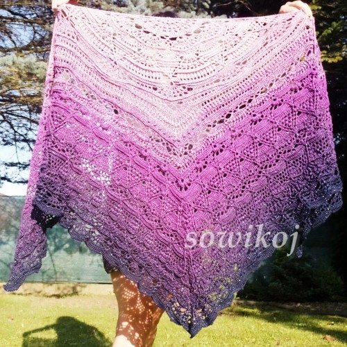 Szydełkowa chusta latifa z lureksową nitką