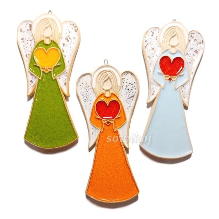 Ręcznie robione ceramiczne anioły z sercem 17 cm