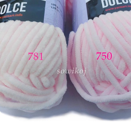 Porównanie kolorów motka 781 z lewej  i  750 po prawej - tu 750 - ciut ciemniejszy