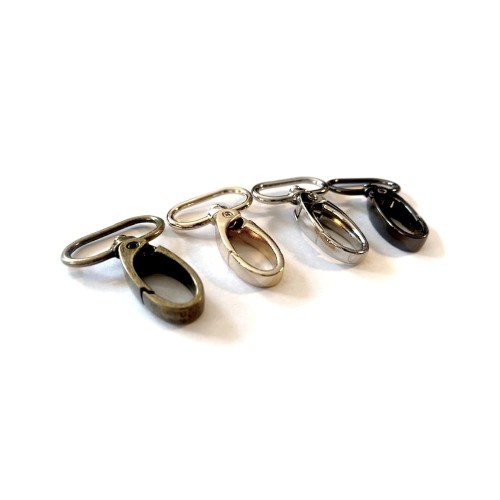 Cztery warianty kolorystyczne karabińczyków