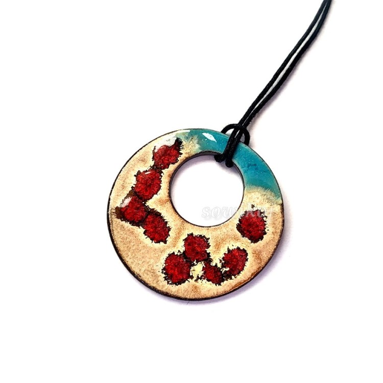 Biżuteria artystyczna - Kraby na plaży - wisior ceramiczny