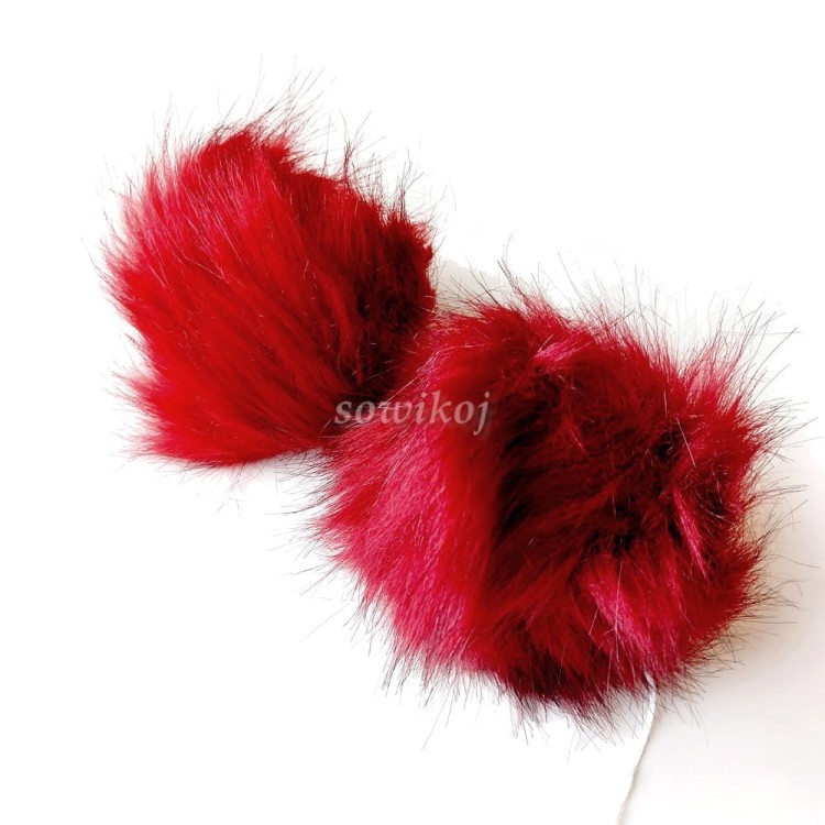 pompony do czapek z futerka bordowe