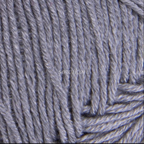 Zbliżenie włóczki 744 szarej