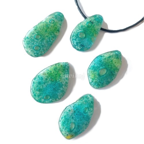 Autorska biżuteria szklana z topionego szkła - bąbel z morza