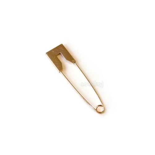Agrafka w złotym kolorze