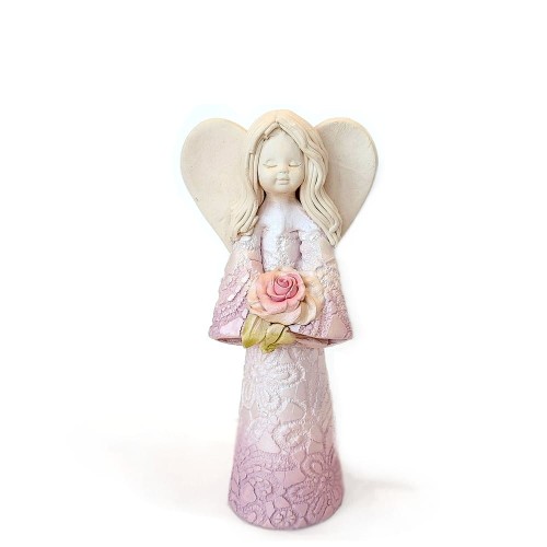 Aniołek stróż stojący z różą - ceramika artystyczna