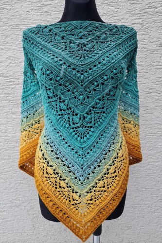 Alabama - wzór na chustę szydełkową - przykładowa realizacja