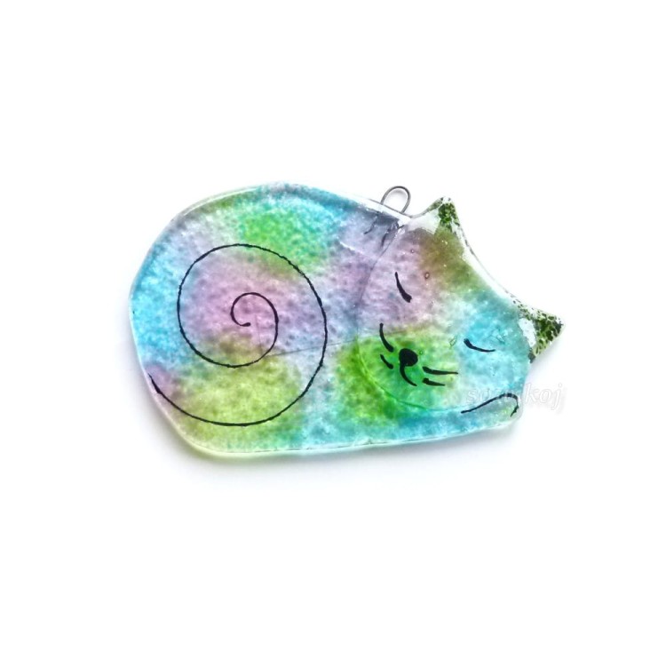 KOtek różowo niebieski ze szkła na okno - ręczna praca