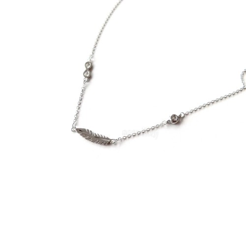 Srebrna bransoletka łańcuszek z zawieszkami nieskończoność piórko i pojedyncza cyrkonia