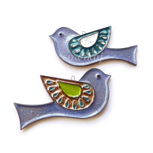 Ptaszki ceramiczne do powieszania na ścianie - tu w kolorze niebieskim średniej wielkości