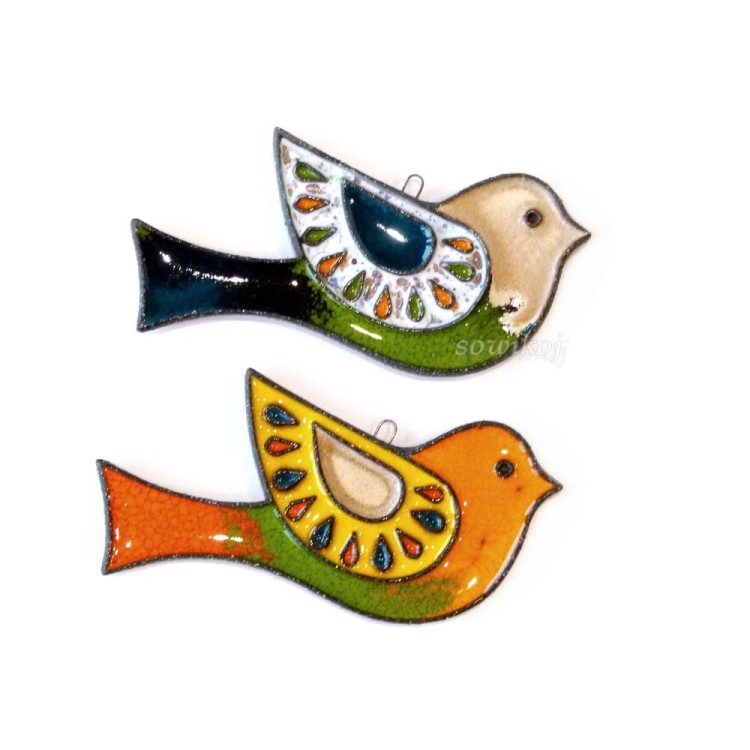 Kolorowe ptaszki ceramiczne z zielonym brzuszkiem do zawieszenia na ścianie