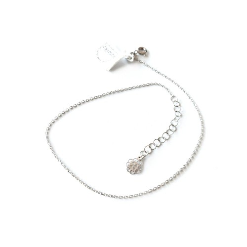 Bransoletka na kostkę ze srebra próby 925 z koniczynką kwiatkiem na końcu