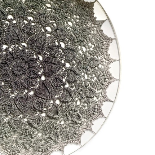 Mandala Nevada w kolorze szarym - wzór na szydełko