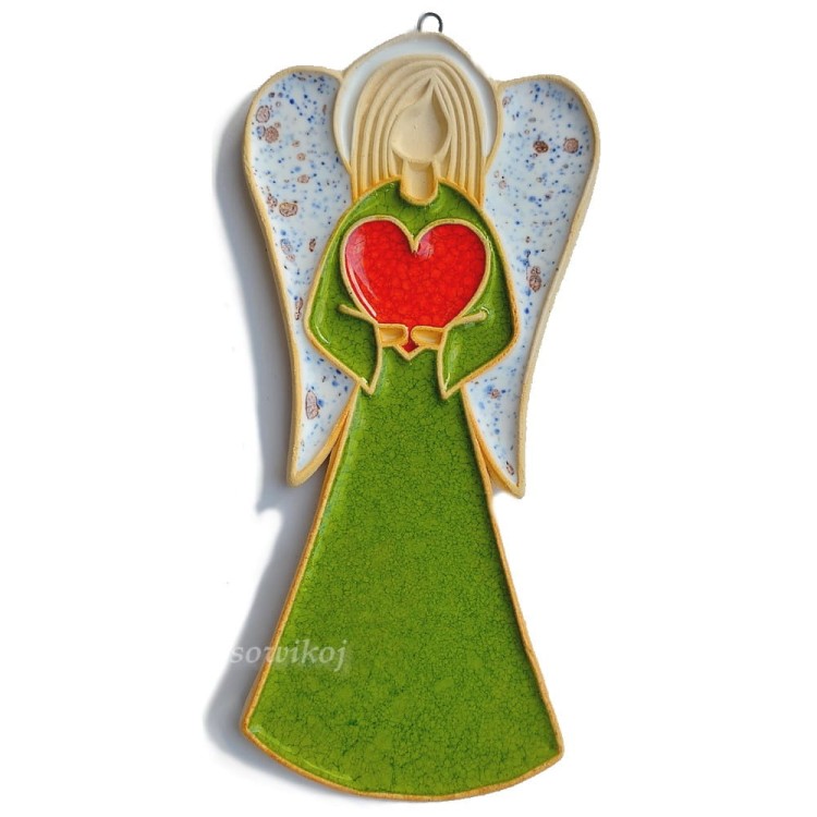 Anioł z sercem 17 cm - figurka do powieszenia - w kolorze soczystej wiosennej zieleni