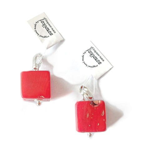 Wisiorek koral kosteczka w srebrze