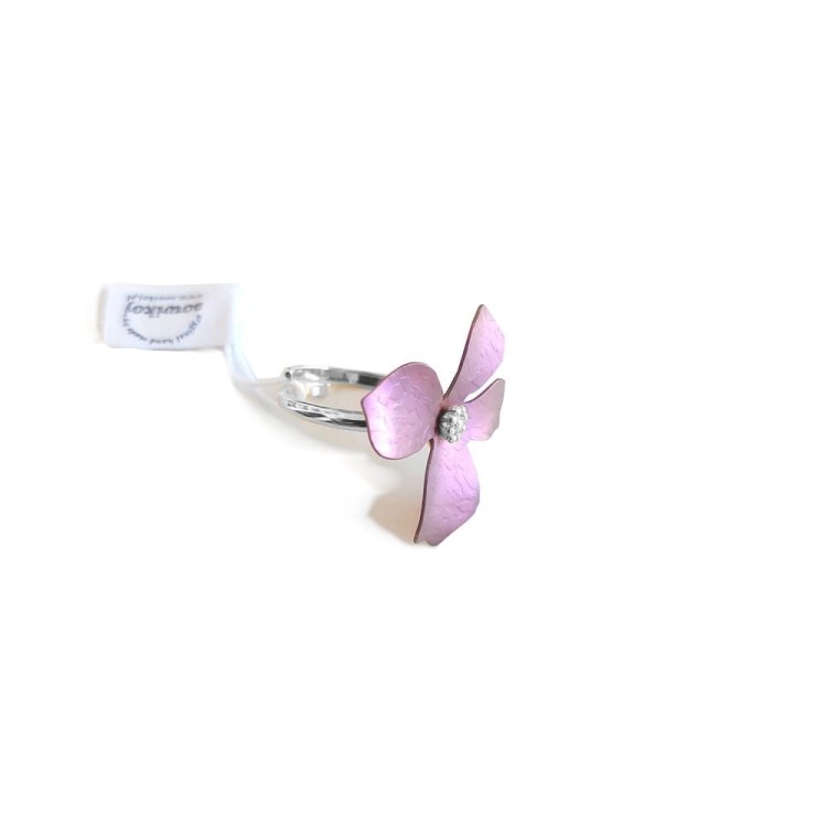 Srebrny pierścionek z tytanowymi płatkami