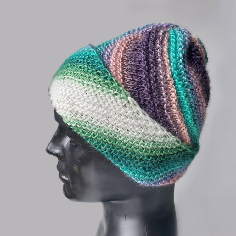 Czapka wełniana fantazyjna - beanie w paski