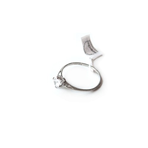 srebrny pierścionek z wysokim oczkiem