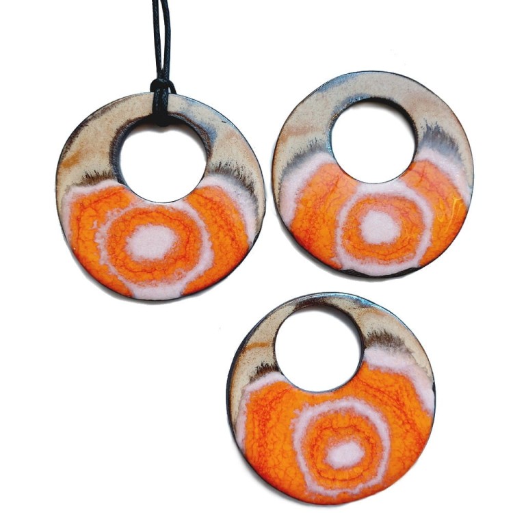 pomaranczki - Wisior ceramiczny pomarańczowy lukier - koło ze sznurkiem