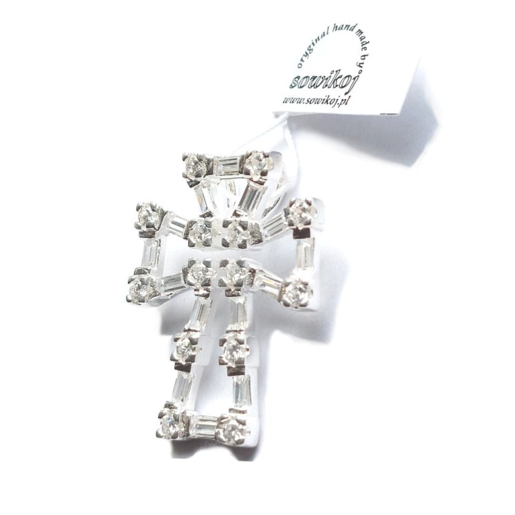 Srebrny duży krzyżyk z cyrkoniami zawieszka na łańcuszek