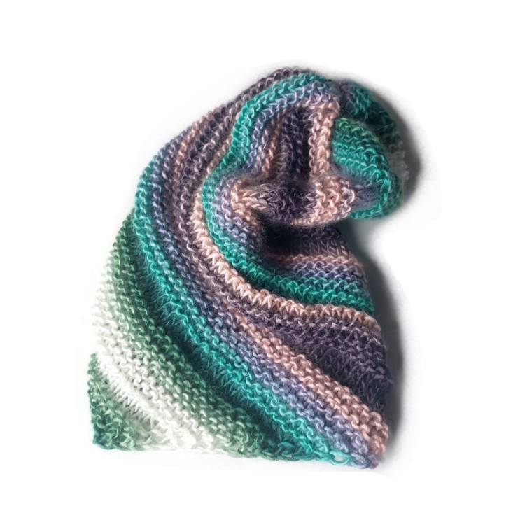 Wzór na czapkę w paski ukośne na druty - kolor 166