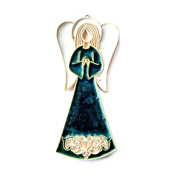 Anioł w kolorze sosnowej zieleni