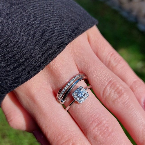 Srebro 925, dwa pierścionki neo i tiffany noszone razem na środkowym palcu. Elegancja, lekkość - łącznie dają świetny ciekawy efekt- łącz i Ty.