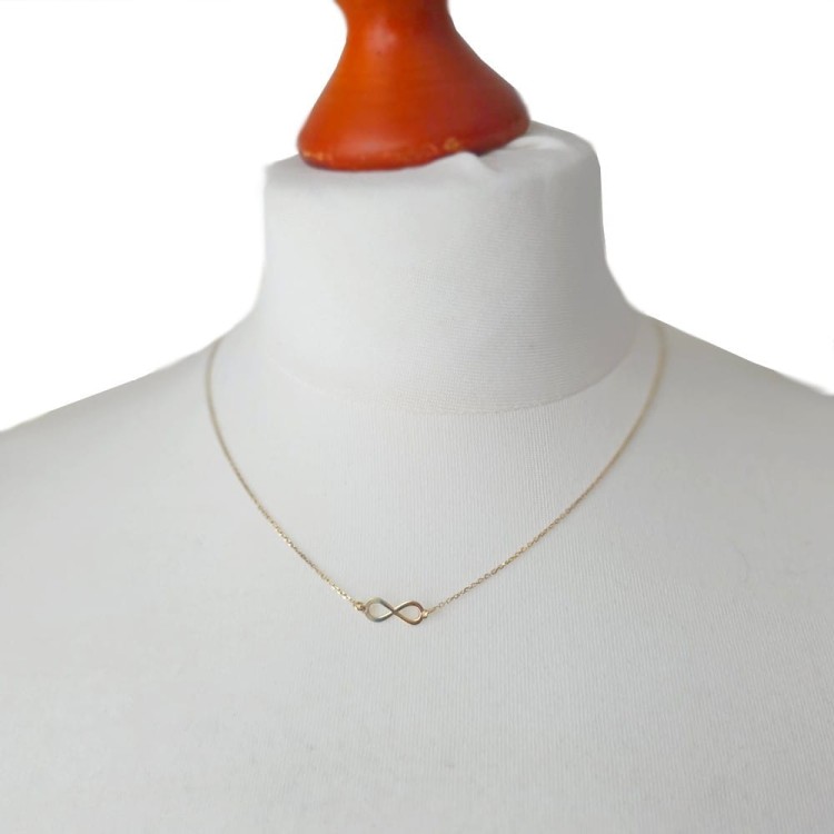 Srebrny pozłacany łańcuszek celebrytka z zawieszką - mała nieskończoność. Srebro 925.
