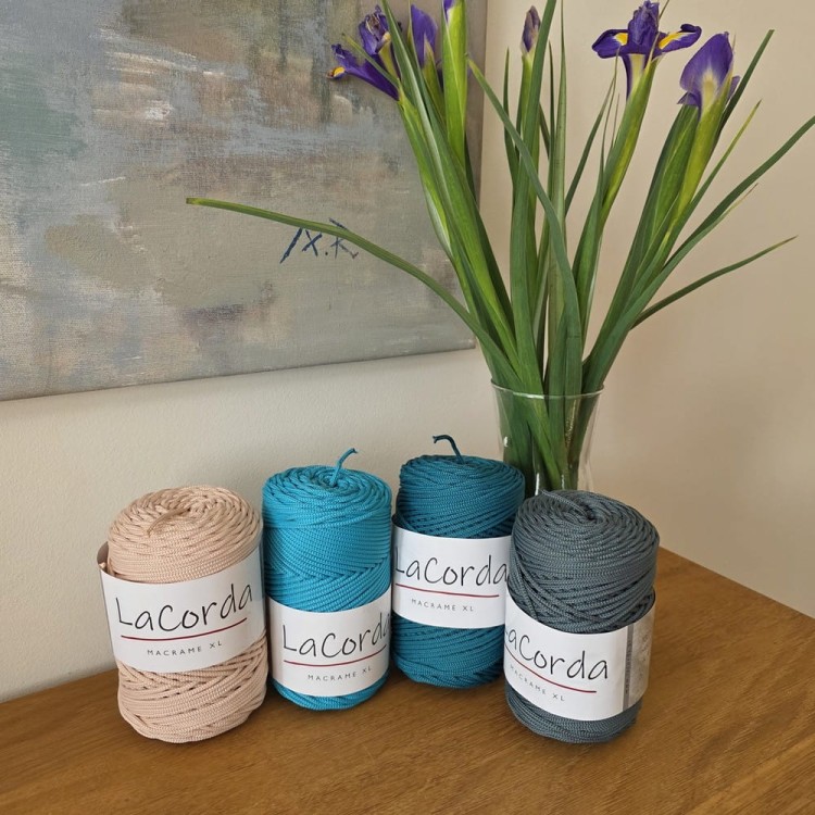 Sznurki poliestrowe 3mm xl zestawienie zbiorcze - od lewej kolory 765, 585, 560 i 500 szałwia - tu dodajesz 3ci od lewej