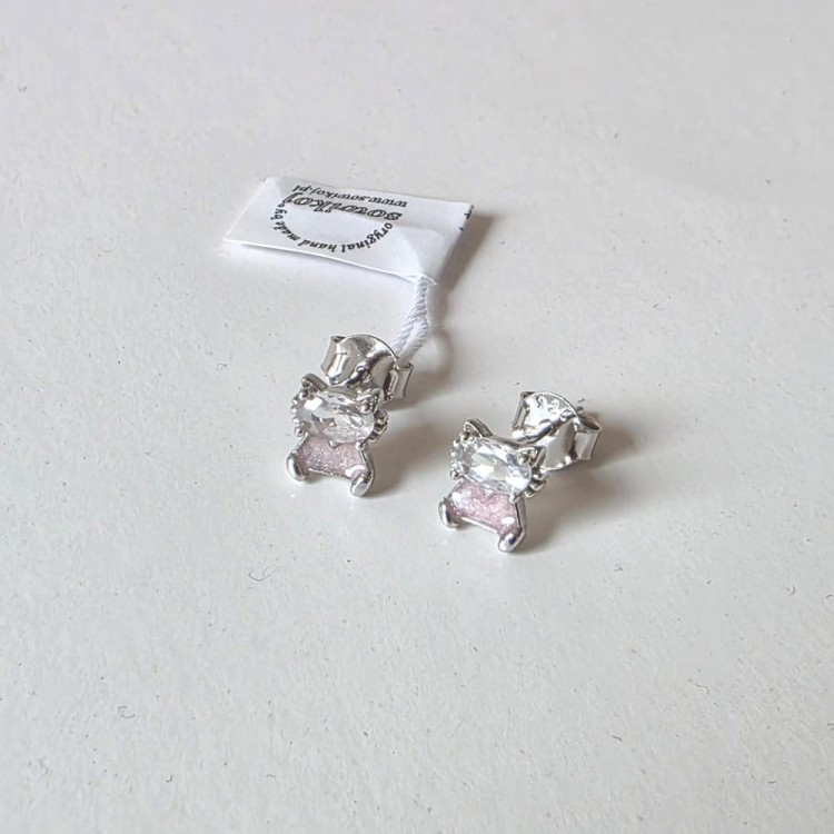 Delikatne srebrne kolczyki wkrętki kotki z cyrkoniami - lekki róż
