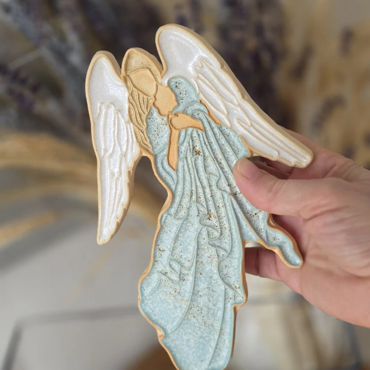 Anioł  figurka na podstawie Witrażu Wyspiańskiego w kolorze Minze - ciekawy anioł opiekuńczy - idealny na przezent