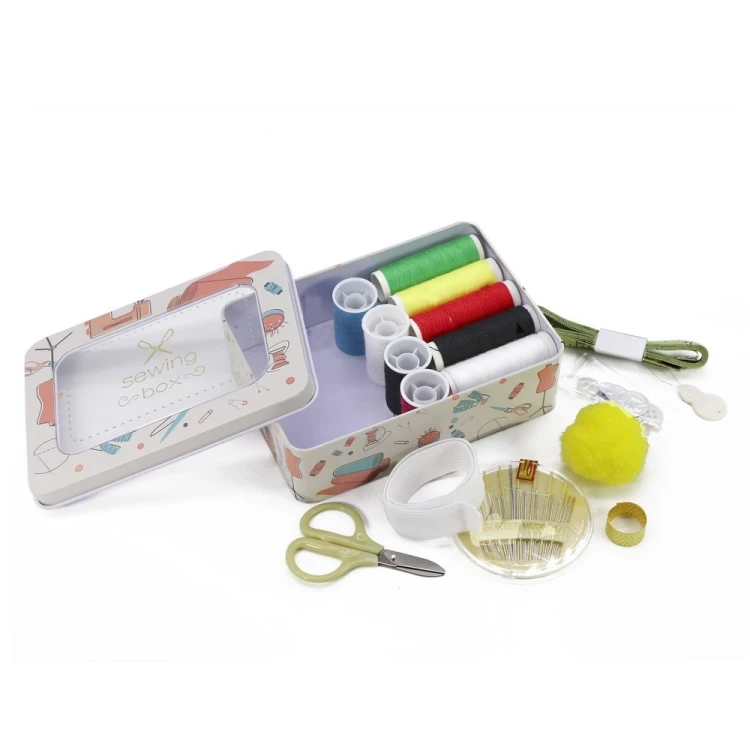 Mały przybornik krawiecki z zawartością - nici nożyczki miarka krawiecka