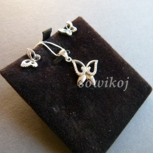 Komplet biżuterii srebrnej - kolczyki z zawieszką motylki