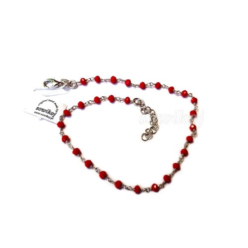 Srebrna bransoletka na nogę - czerwone koraliki