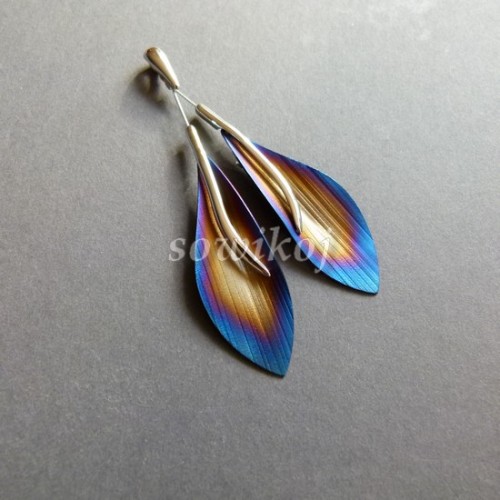 Tytanowe kalie srebrny wisiorek