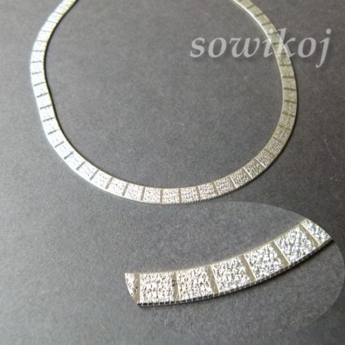 Srebrny płaski szeroki łańcuszek kolia