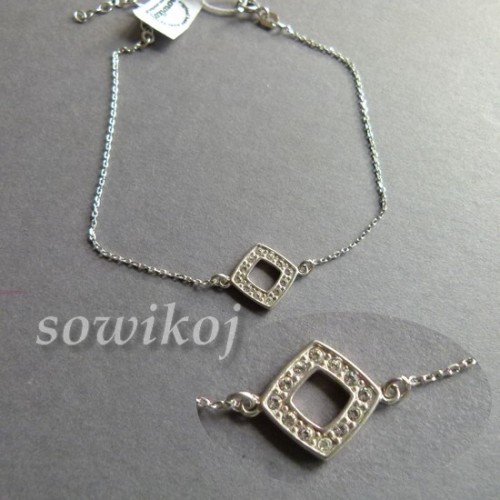 Srebrny łańcuszek z zawieszką  z cyrkoniami szklanymi